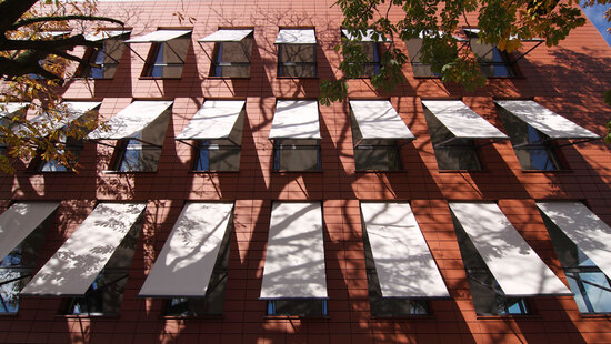 
										Copertine de balcon cu protecție solară
																						